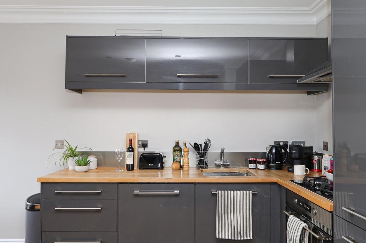Bright And Modern 2 Bed Flat * Londra